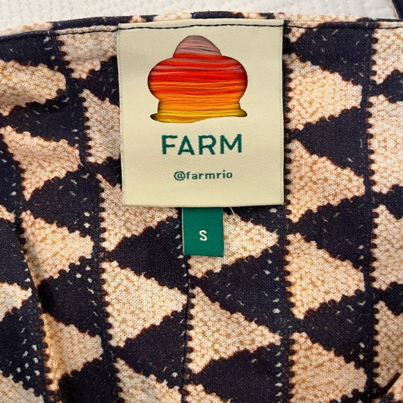 FARM Rio Navy and Cream Geometric Crop Top - Picture 2 of 2